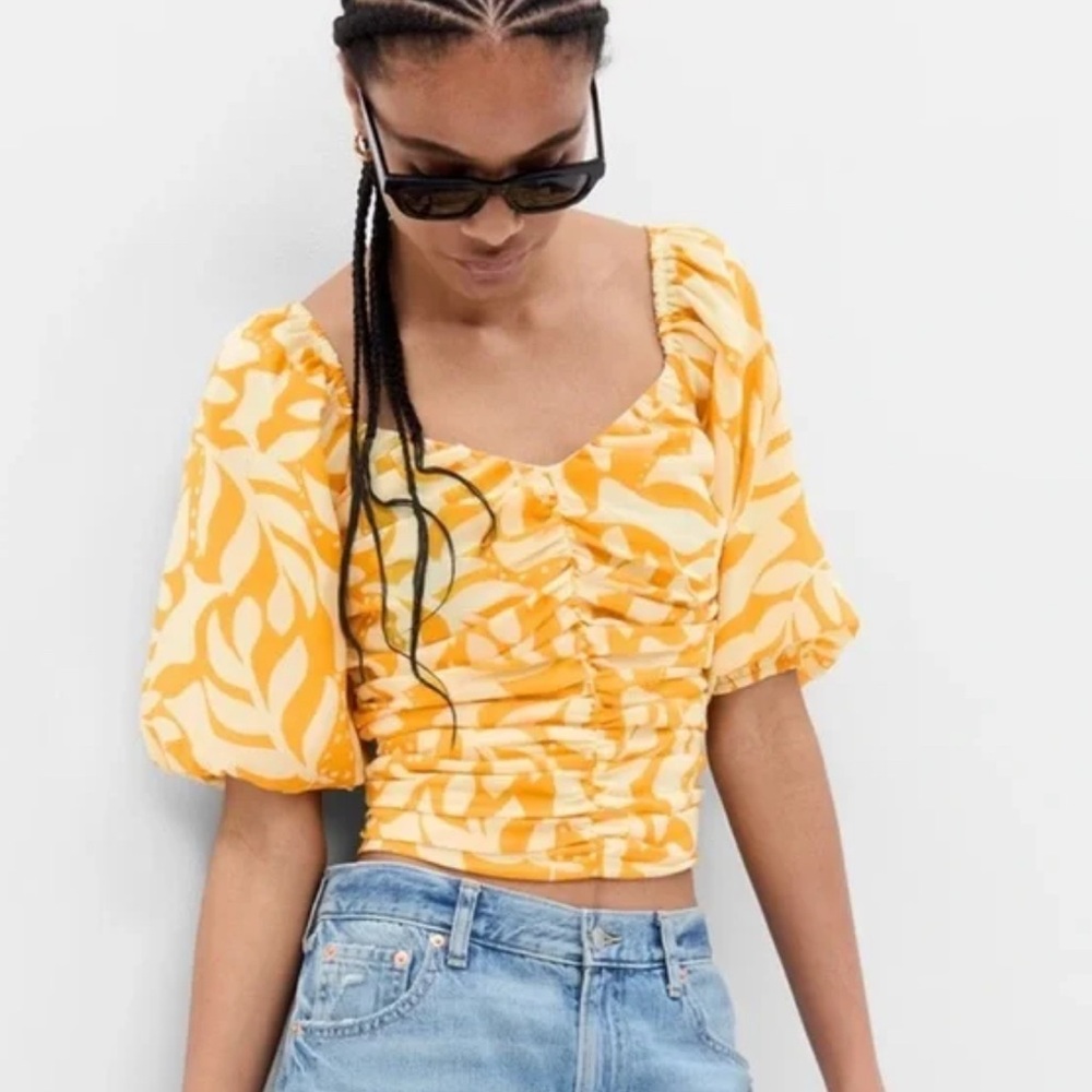 GAP Yellow and White Patterned Puff Sleeve Ruched Blouse